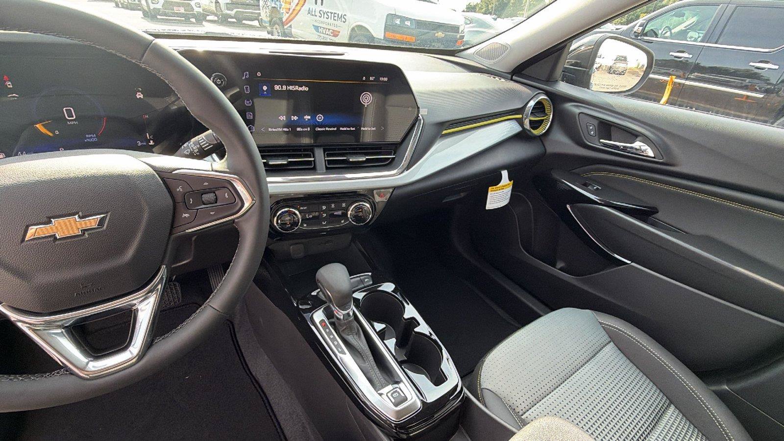 New 2026 Chevrolet Trax LT w/ Driver Confidence Package FWD image 5