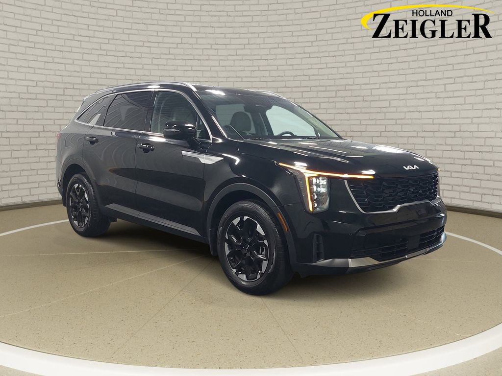 Used 2025 Kia Sorento S FWD image 3