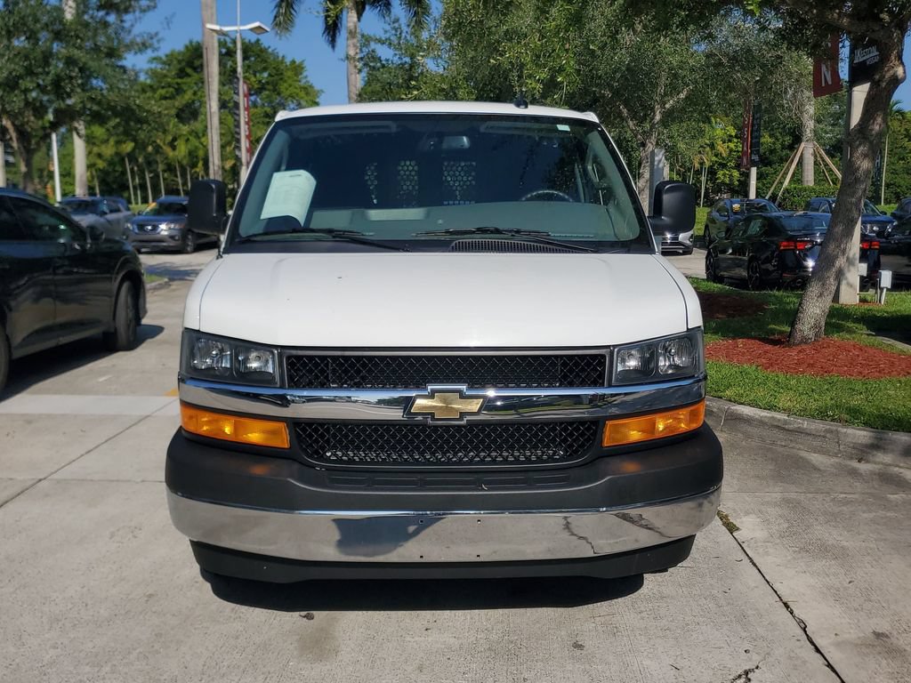 Used 2025 Chevrolet Express 2500 w/ Driver Convenience Package RWD image 2