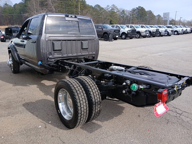 New 2026 RAM 4500 4x4 Crew Cab DRW w/ Laramie Trim Package image 5