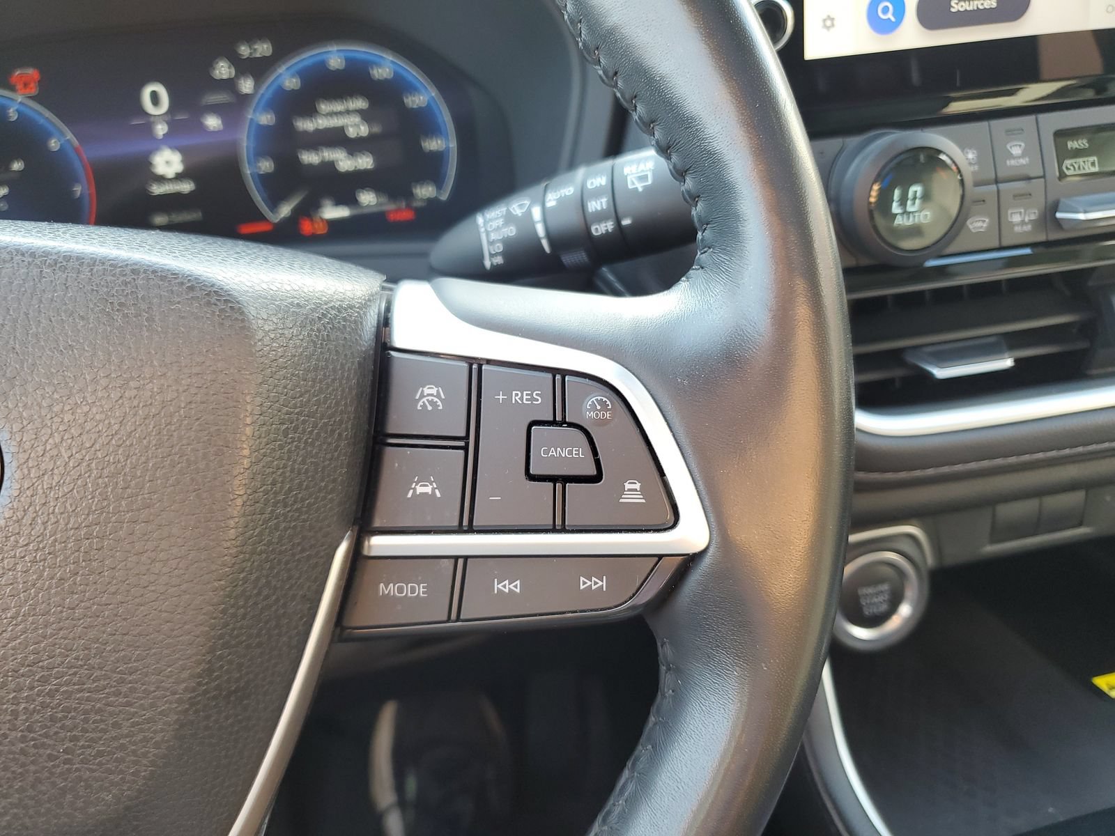 Used 2024 Toyota Grand Highlander AWD image 25