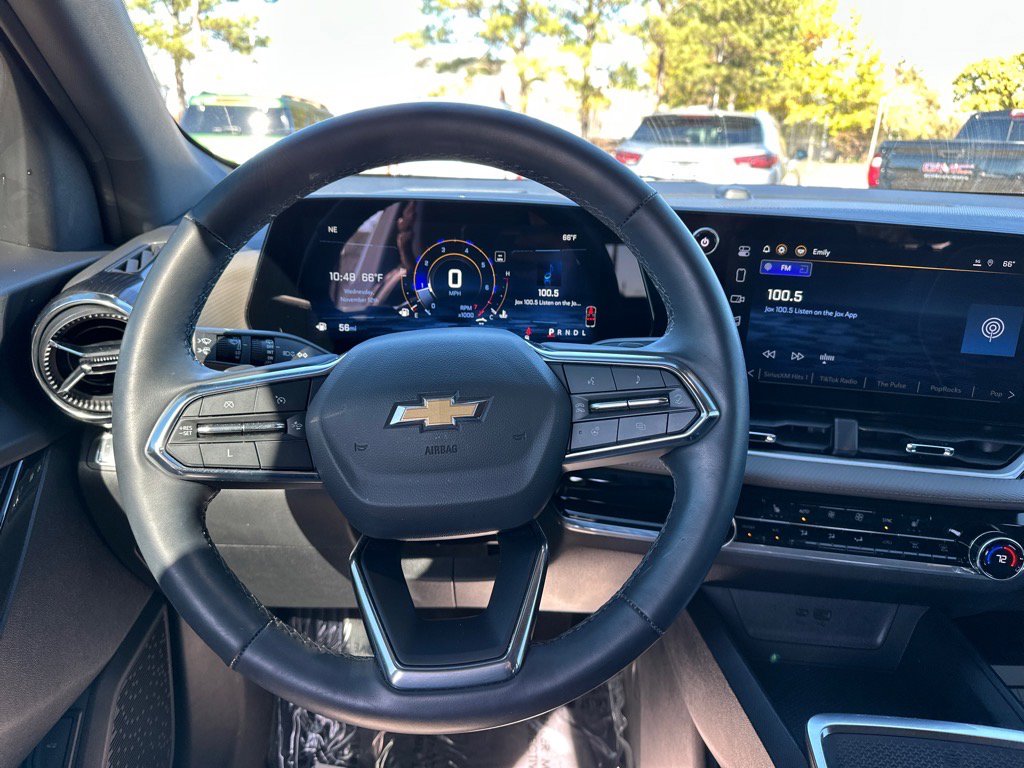 Used 2025 Chevrolet Equinox LT w/ Convenience Package II image 16