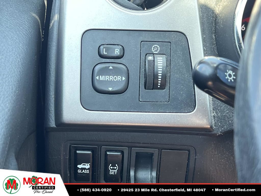 Used 2008 Pontiac Vibe w/ Sun And Sound Package FWD image 25