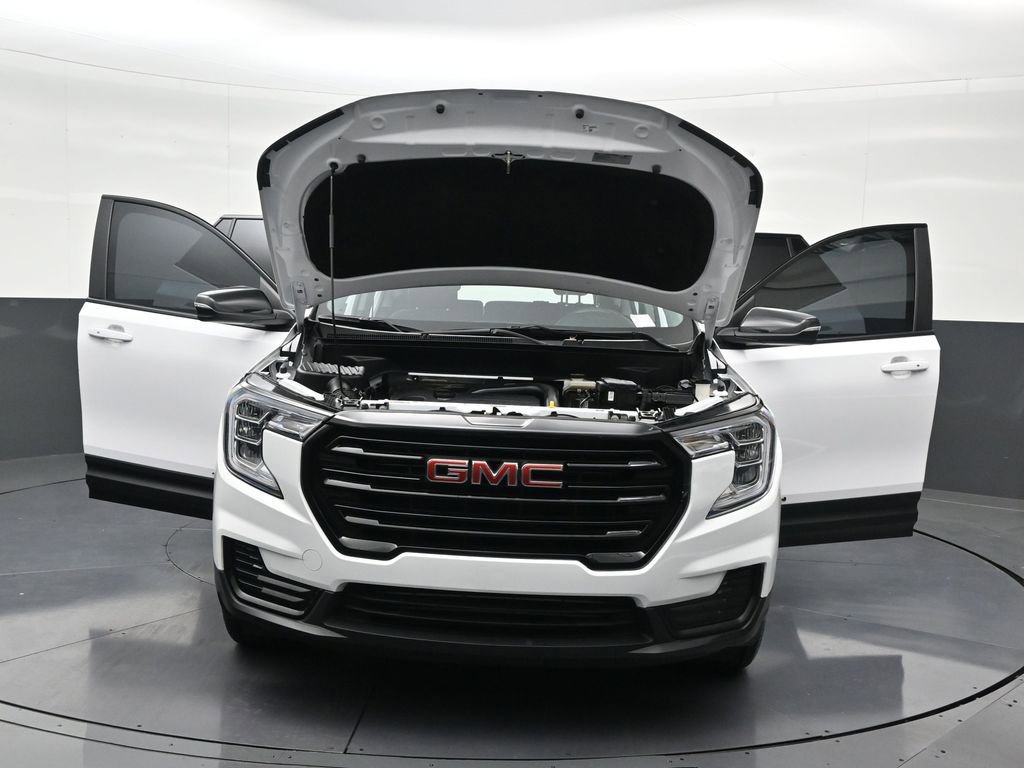Used 2024 GMC Terrain SLE w/ Driver Convenience Package image 36