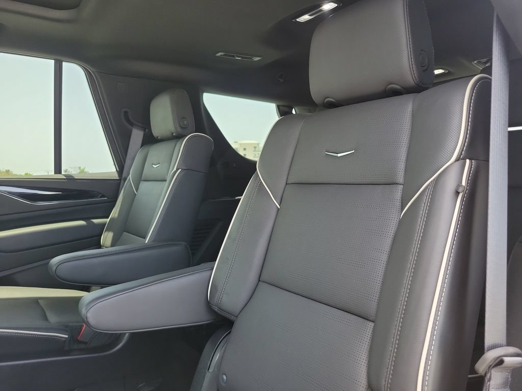 Used 2024 Cadillac Escalade Sport AWD/4WD image 30