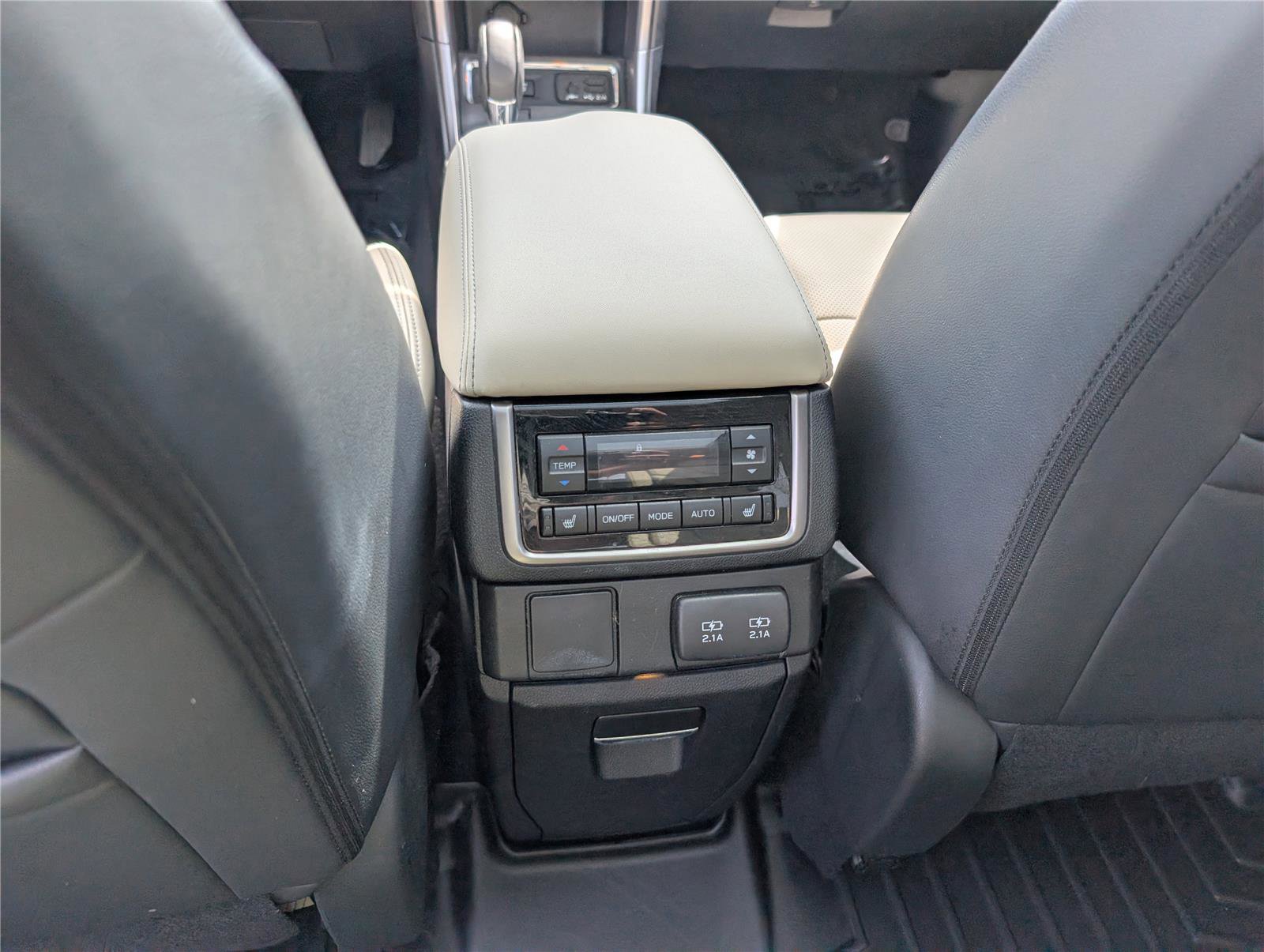 Used 2022 Subaru Ascent Limited w/ Technology Package AWD/4WD image 21