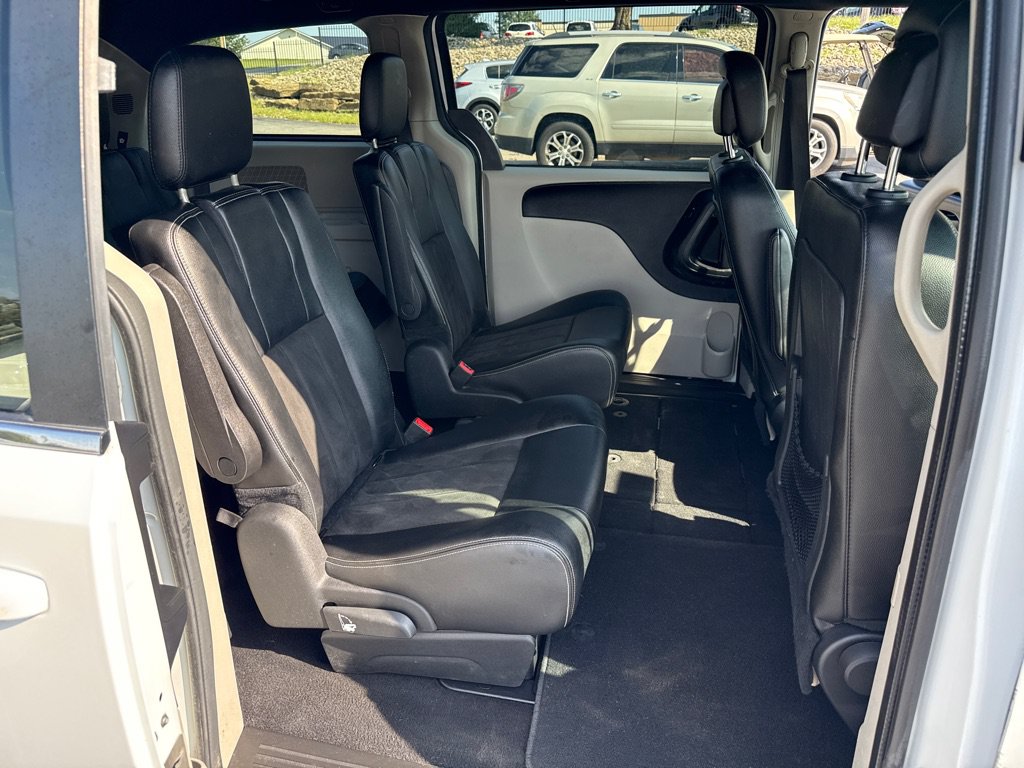 Used 2019 Dodge Grand Caravan SXT FWD image 13