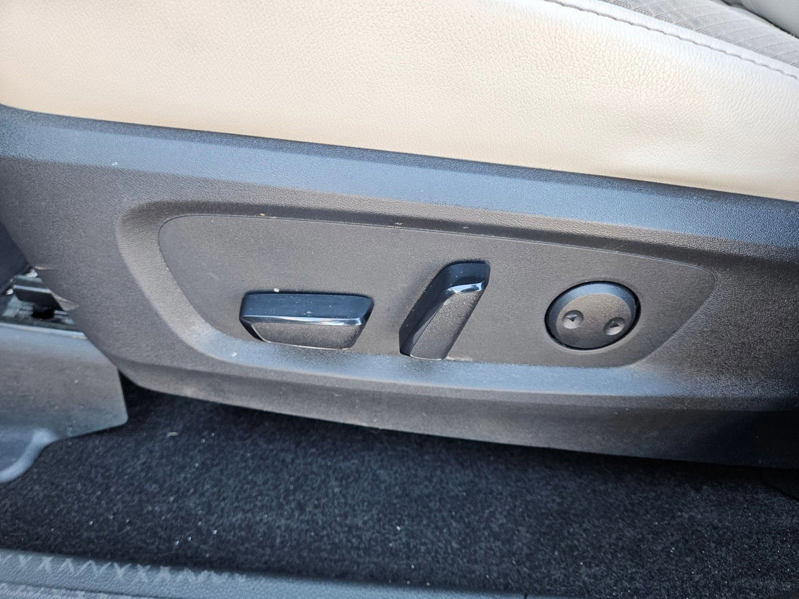 Used 2023 Nissan Pathfinder SL FWD image 25