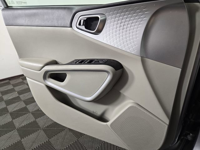 Certified 2022 Kia Soul LX FWD image 25