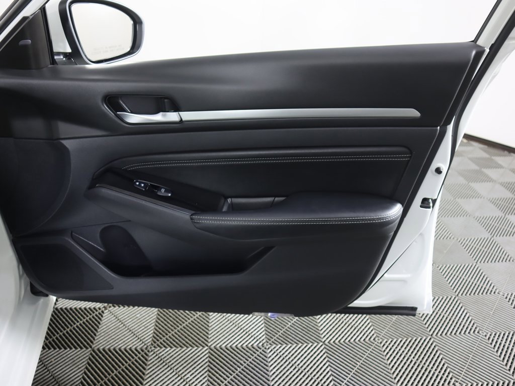 Used 2020 Nissan Altima 2.0 Platinum image 24