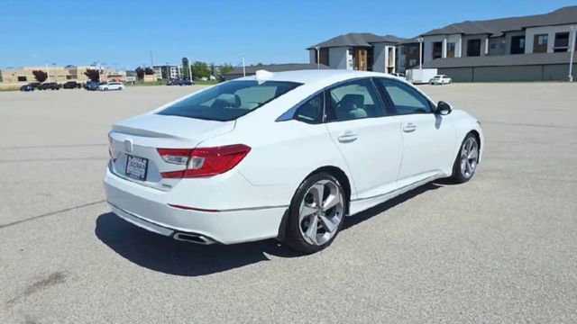 Used 2018 Honda Accord Touring image 7