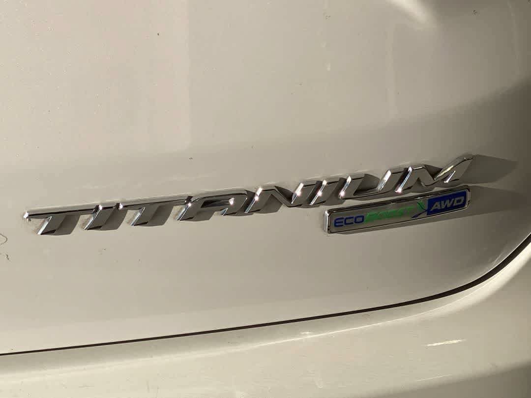 Used 2019 Ford Edge Titanium w/ Class II Trailer Tow Package AWD/4WD image 12