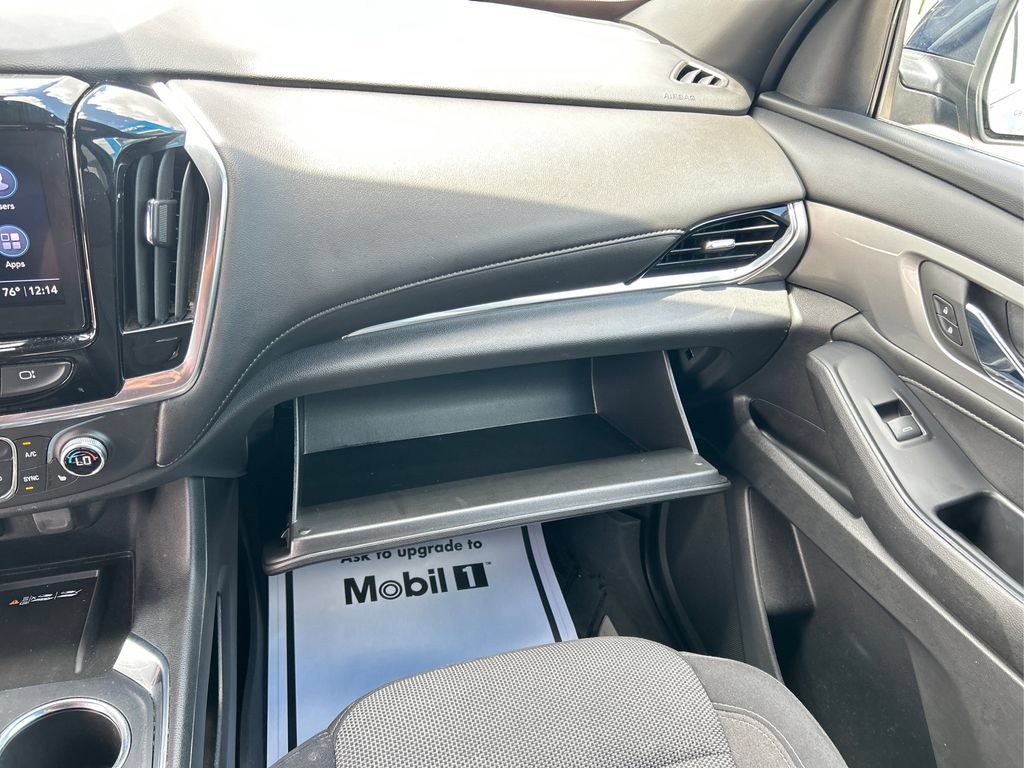 Used 2022 Chevrolet Traverse LT FWD image 24