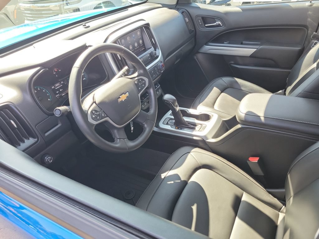 Used 2022 Chevrolet Colorado LT w/ Luxury Package RWD image 3