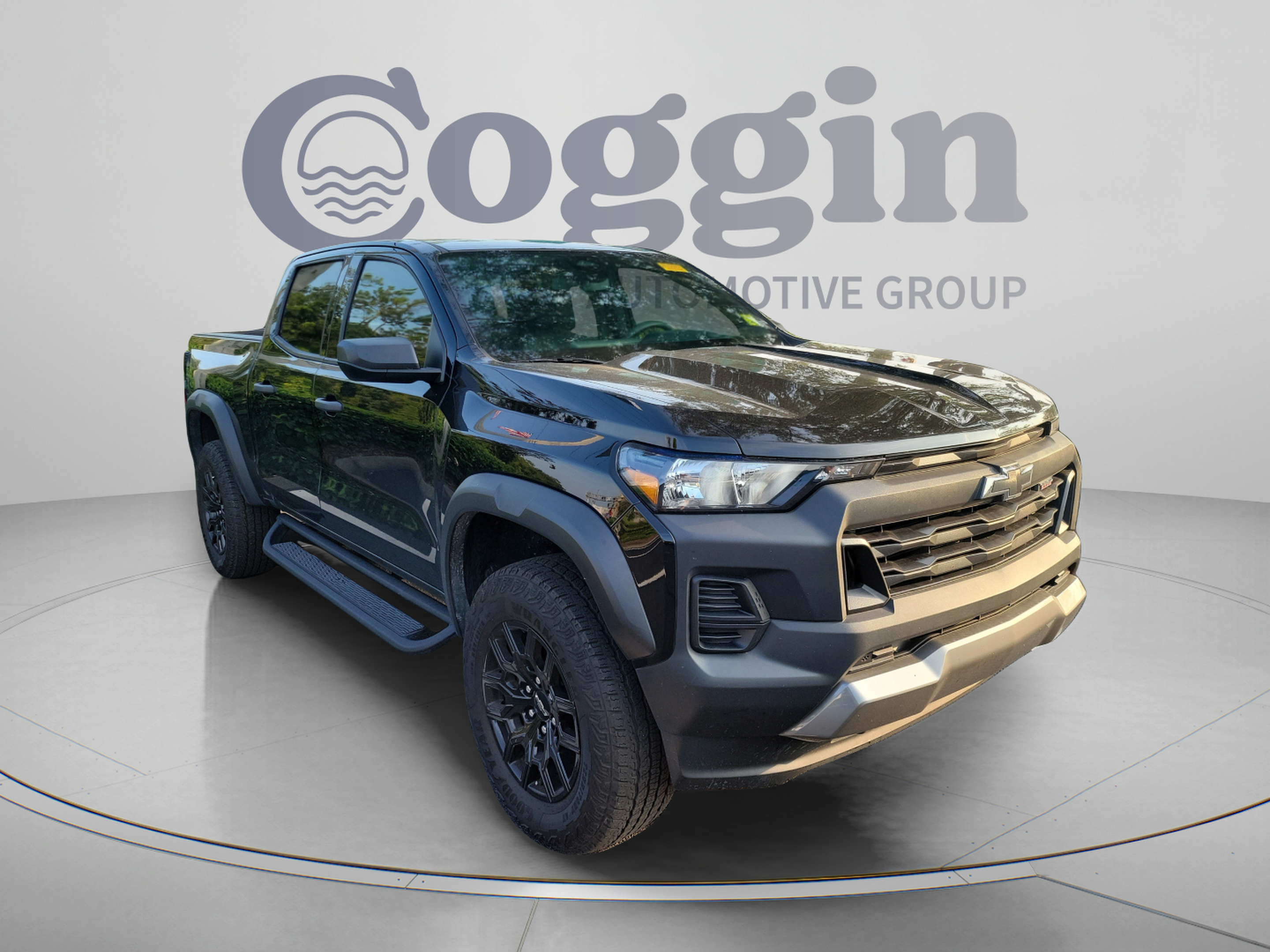 Used 2024 Chevrolet Colorado Trail Boss w/ Advanced Trailering Package AWD/4WD image 5