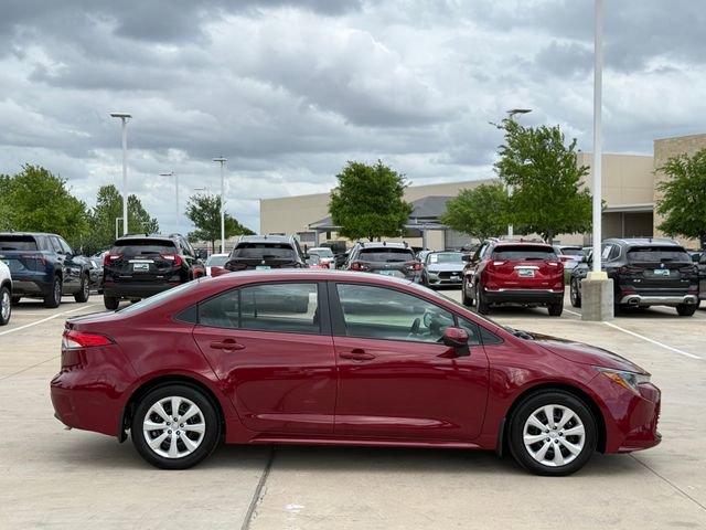 Used 2026 Toyota Corolla LE FWD image 5
