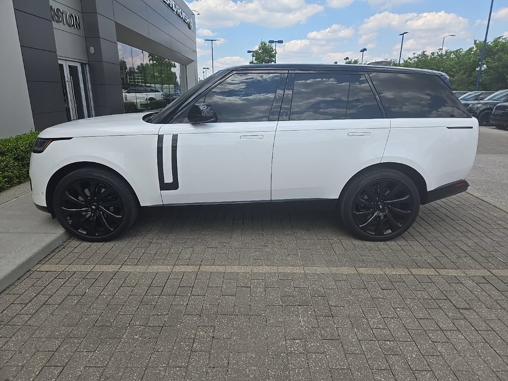 Certified 2025 Land Rover Range Rover SE AWD/4WD image 8