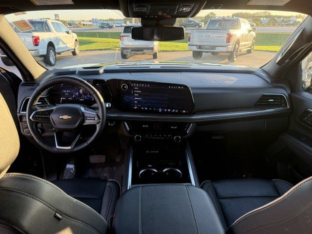Used 2025 Chevrolet Tahoe Premier AWD/4WD image 32