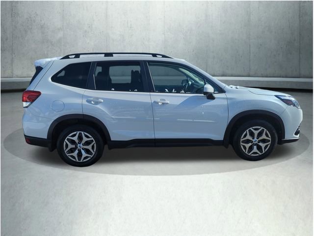 Used 2023 Subaru Forester Premium AWD/4WD image 7