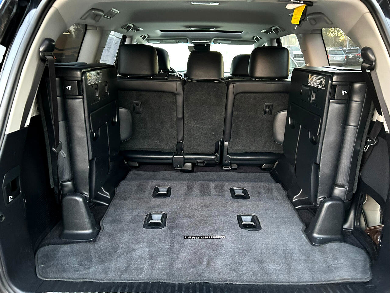 Used 2016 Toyota Land Cruiser image 19