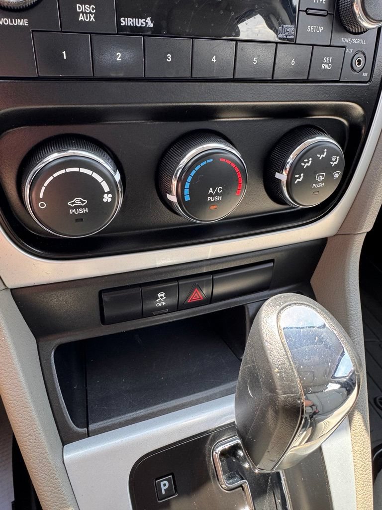 Used 2011 Dodge Caliber Mainstreet FWD image 18