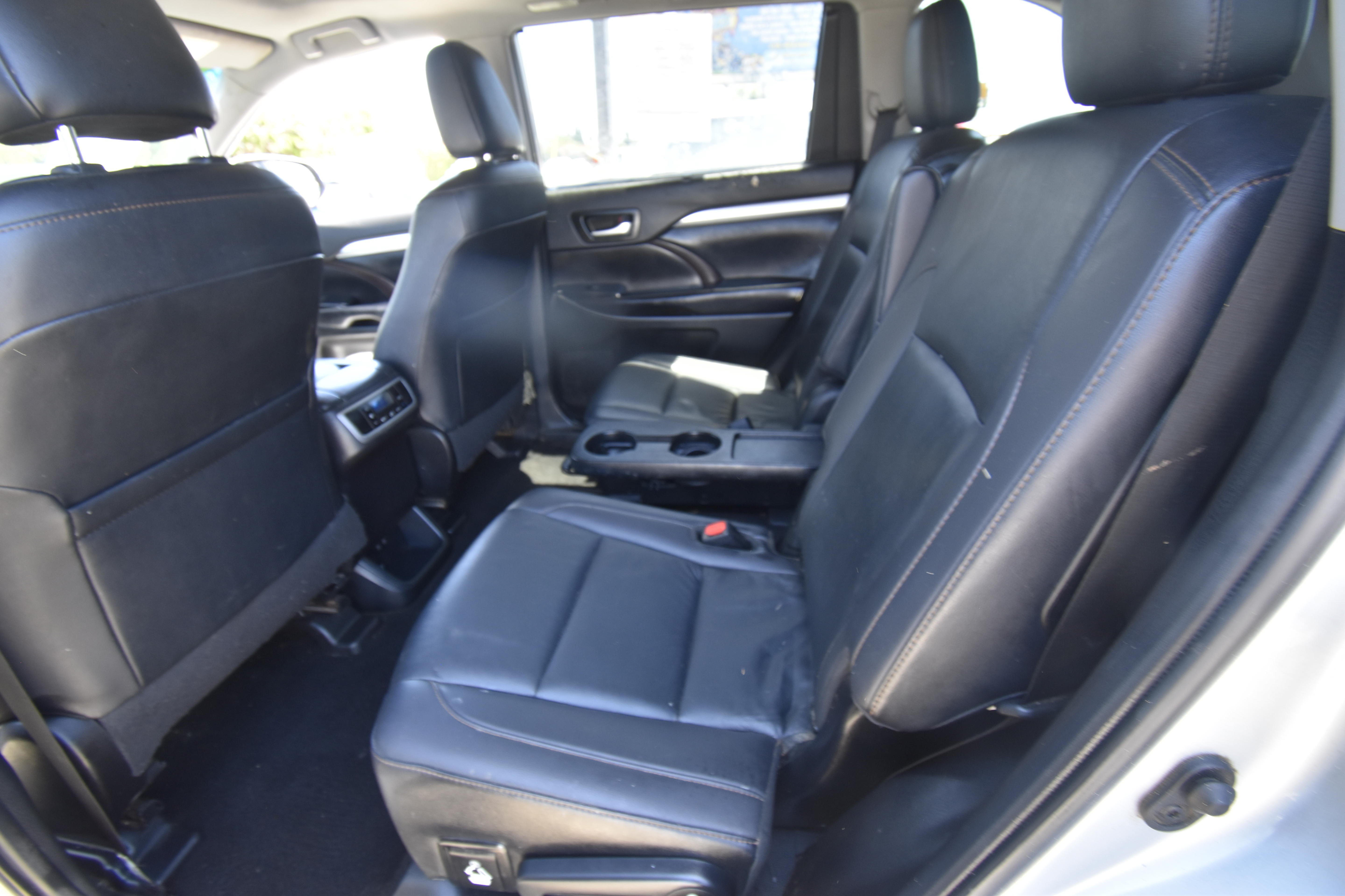 Used 2019 Toyota Highlander XLE FWD image 10