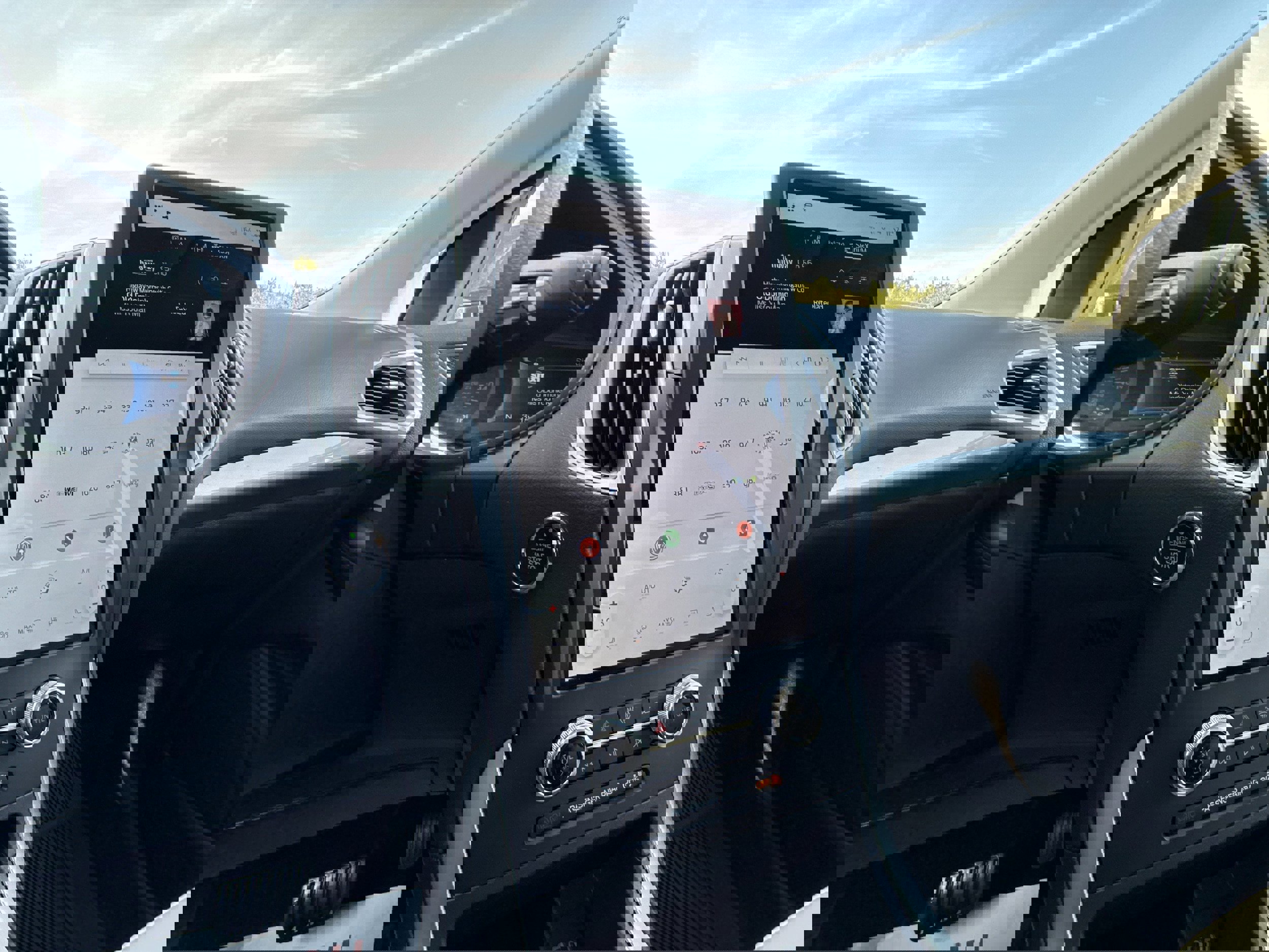 Used 2024 Ford Edge SEL image 16