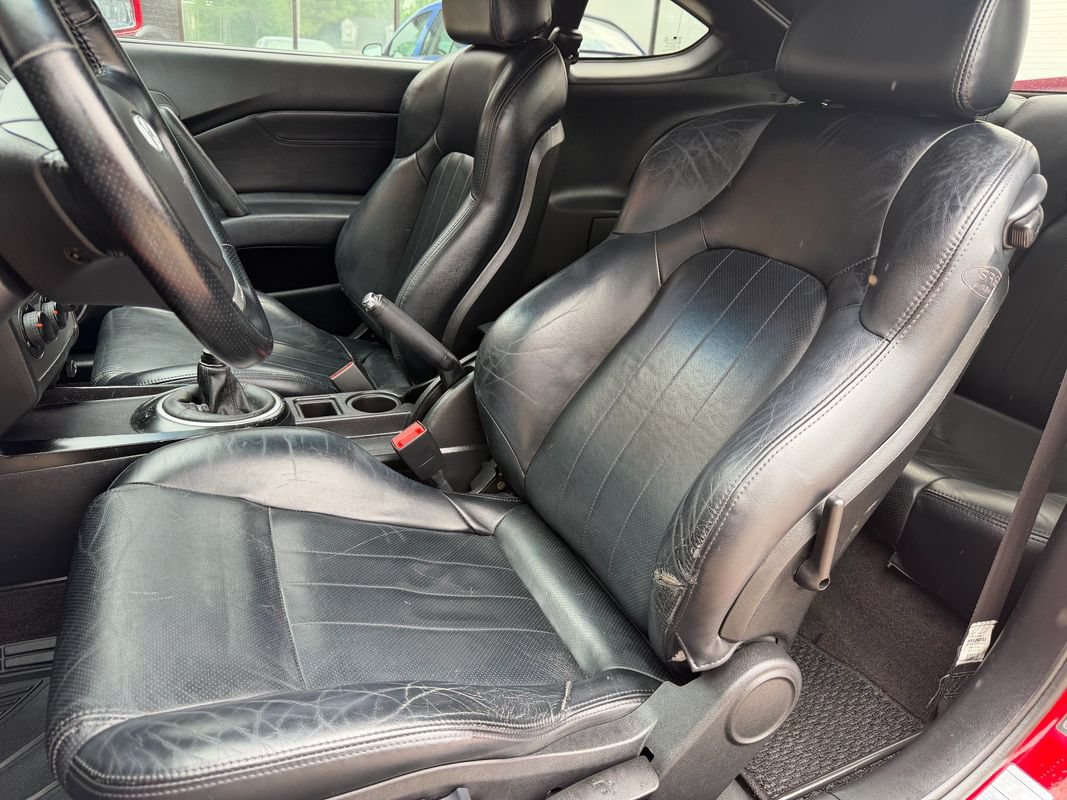 Used 2004 Hyundai Tiburon GT FWD image 16