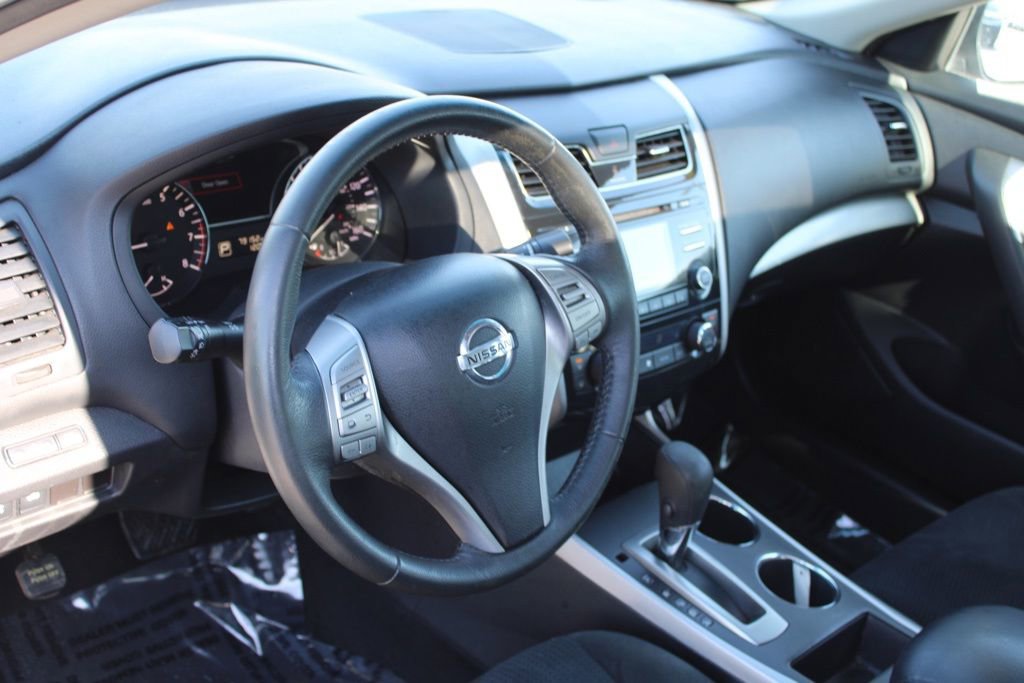 Used 2015 Nissan Altima 2.5 SV w/ Convenience Package image 17