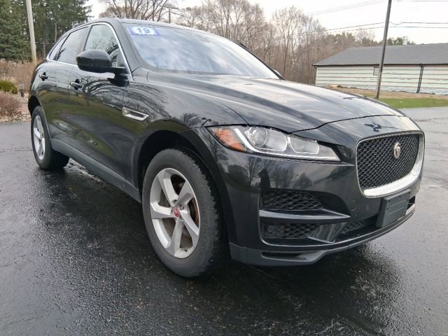 Used 2019 Jaguar F-PACE image 7