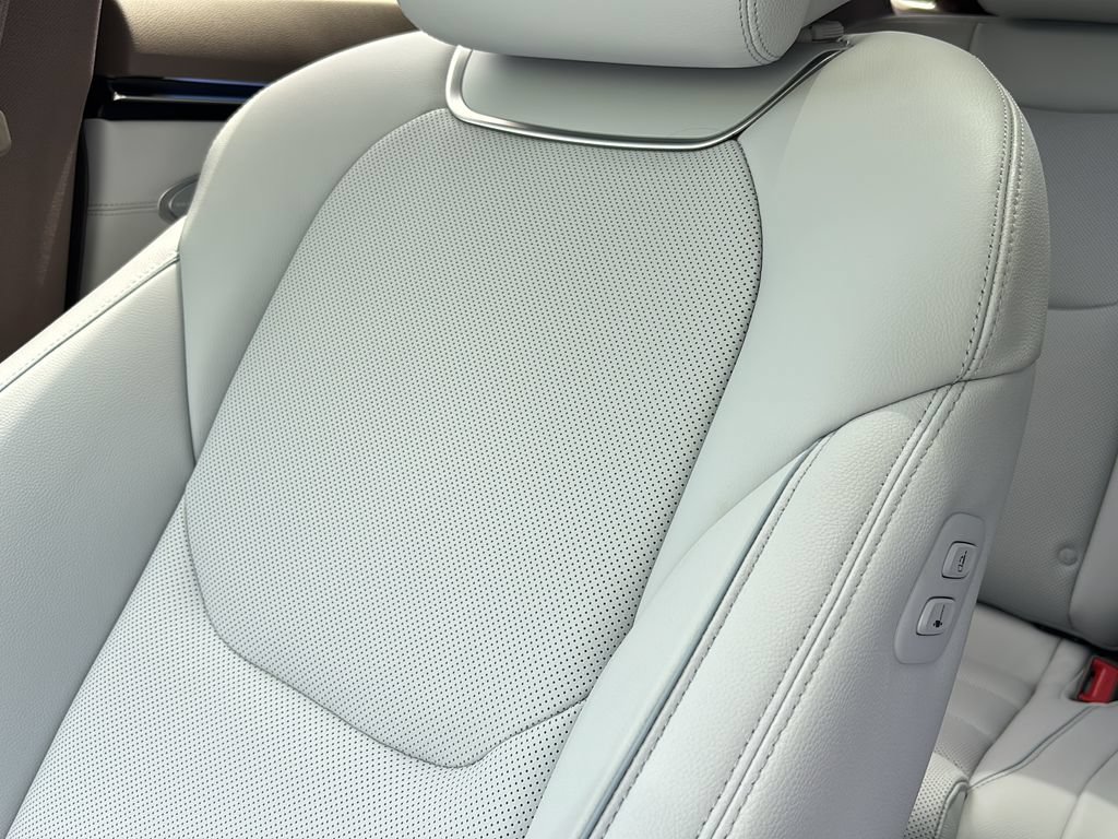Certified 2026 Genesis GV70 2.5T Advanced AWD/4WD image 41