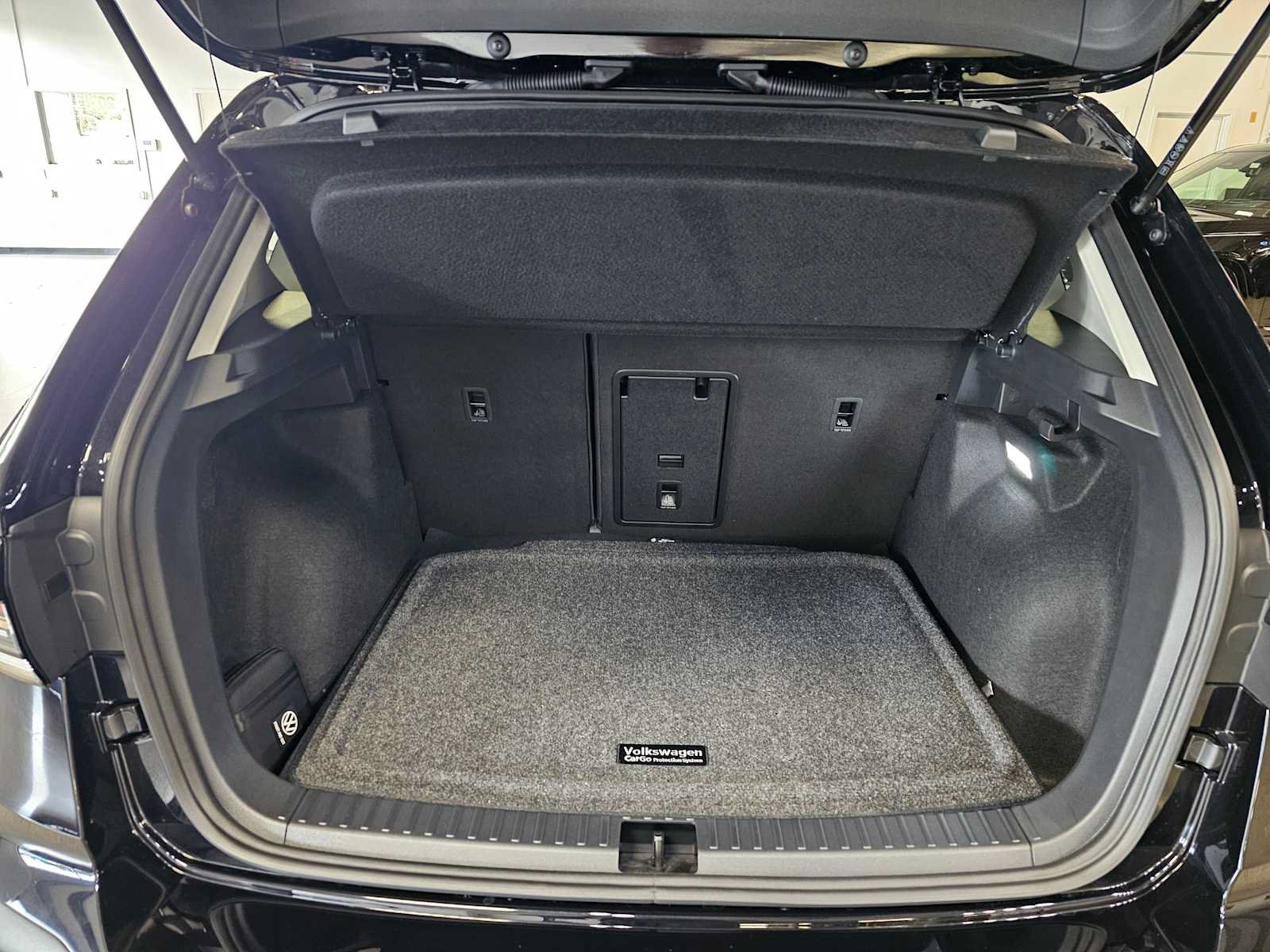 New 2026 Volkswagen Taos SE AWD/4WD image 15