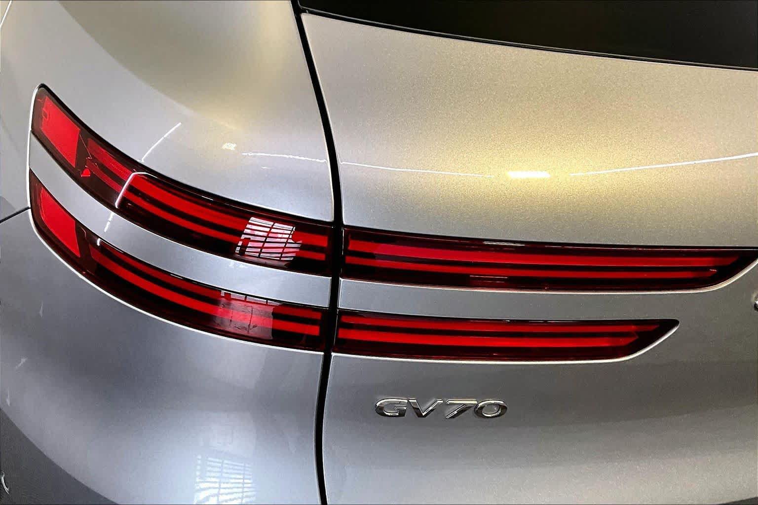 Used 2026 Genesis GV70 2.5T Advanced AWD/4WD image 28