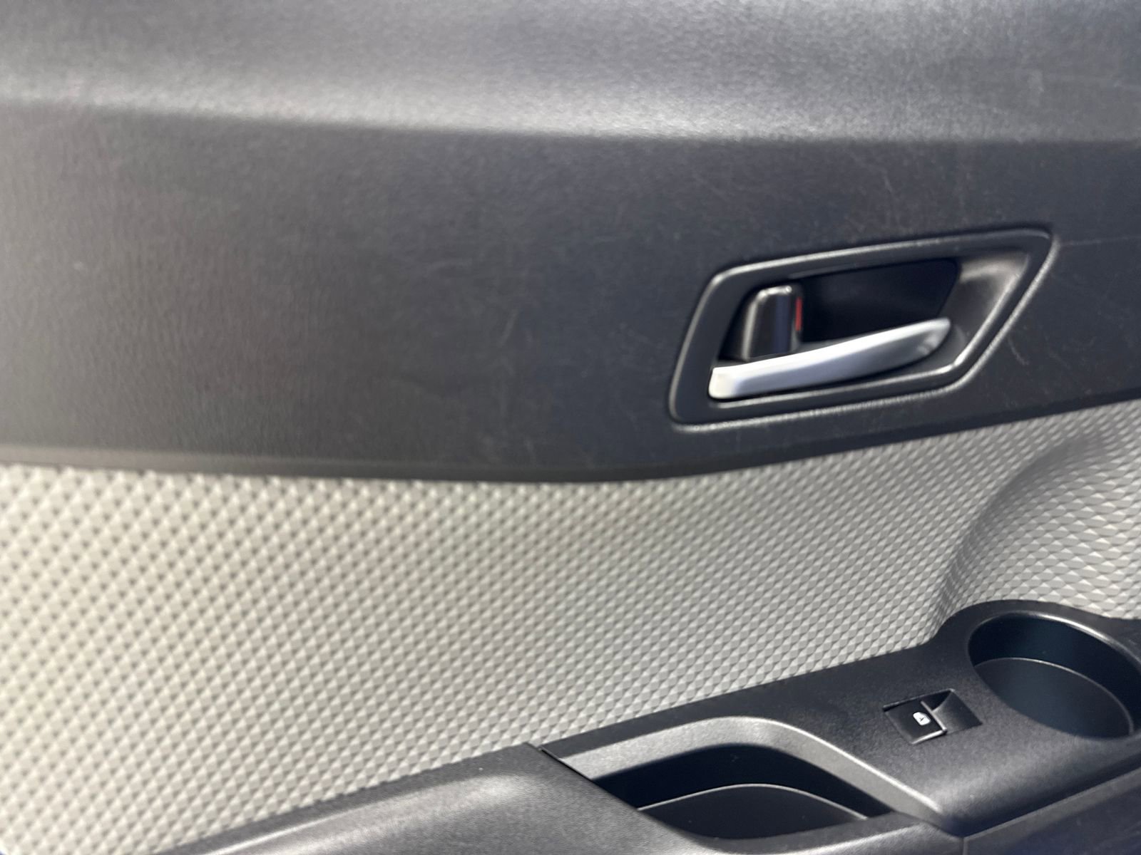 Used 2019 Toyota C-HR XLE FWD image 39
