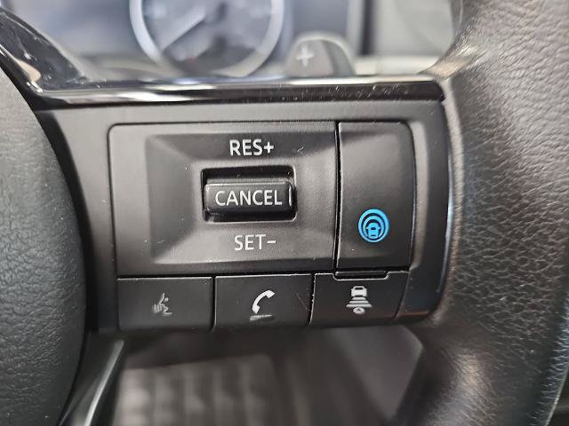 Used 2022 Nissan Rogue SV AWD/4WD image 17