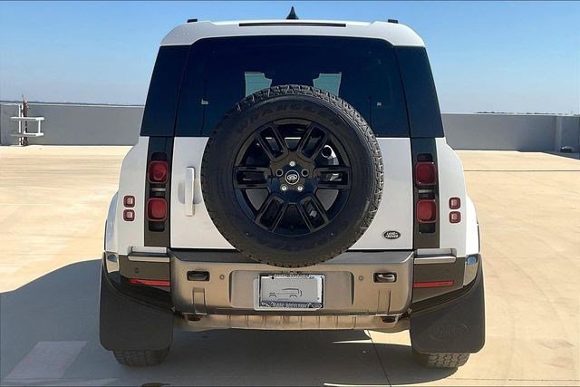 Used 2022 Land Rover Defender 90 X-Dynamic S image 4