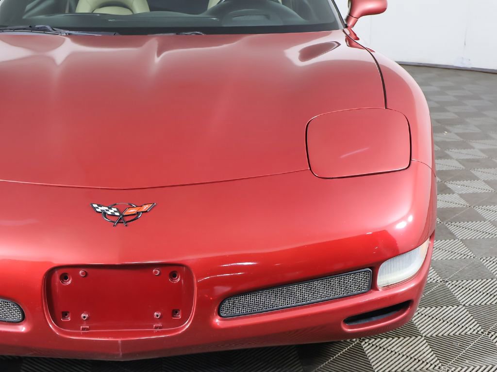 Used 2004 Chevrolet Corvette Coupe w/ Preferred Equipment Group RWD image 9