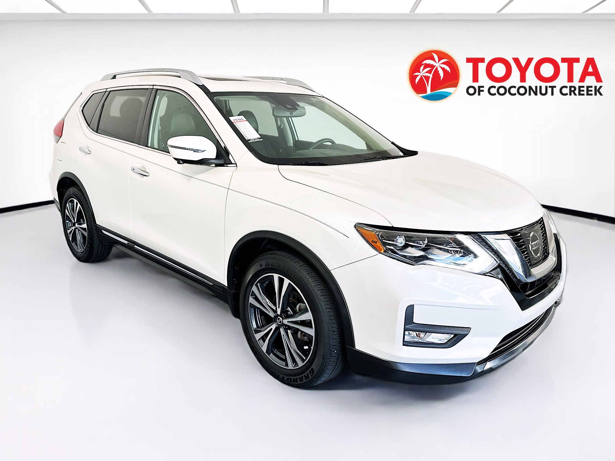 Used 2017 Nissan Rogue SL w/ SL Premium Package FWD image 1