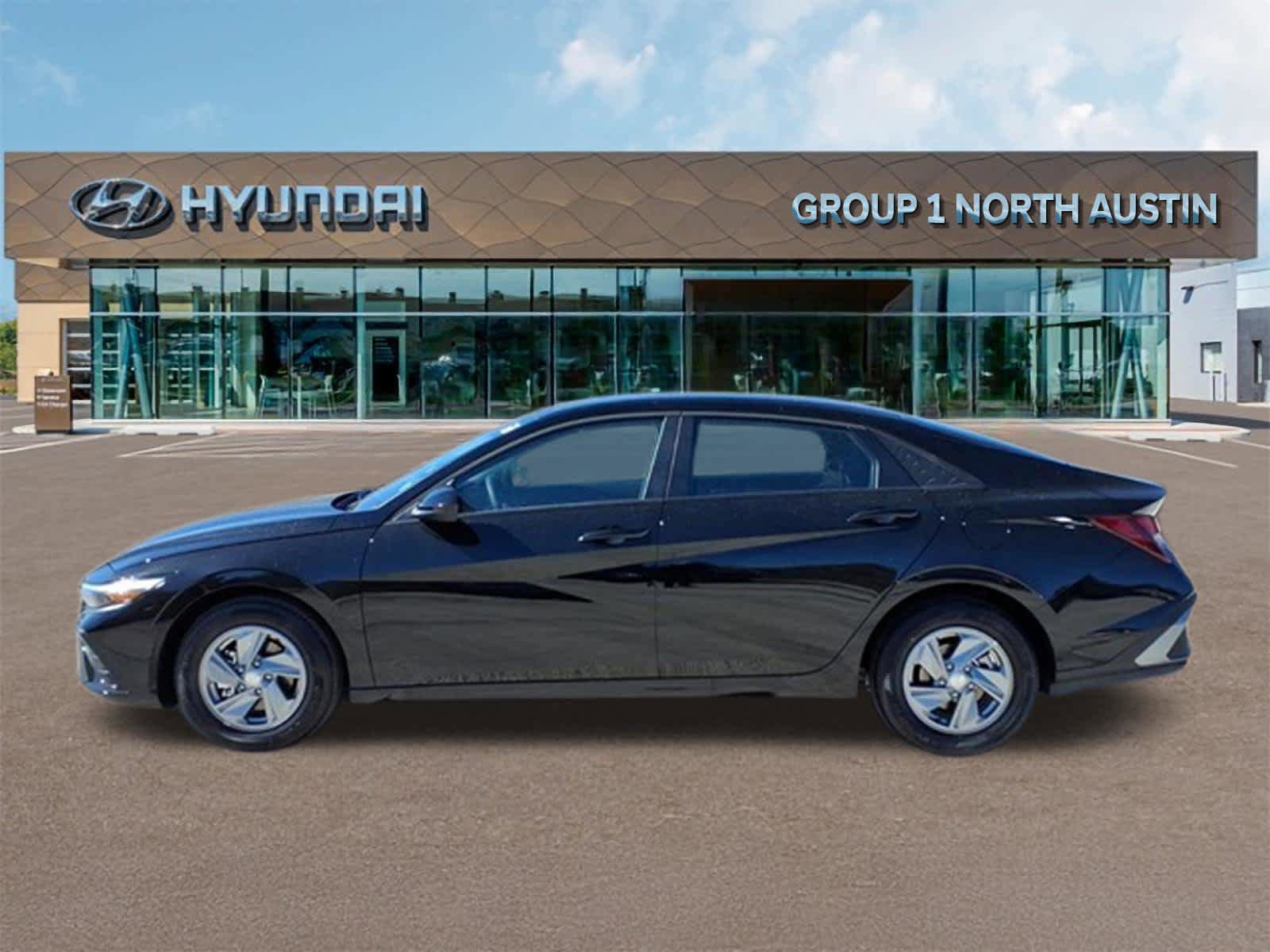 New 2026 Hyundai Elantra SE FWD image 4