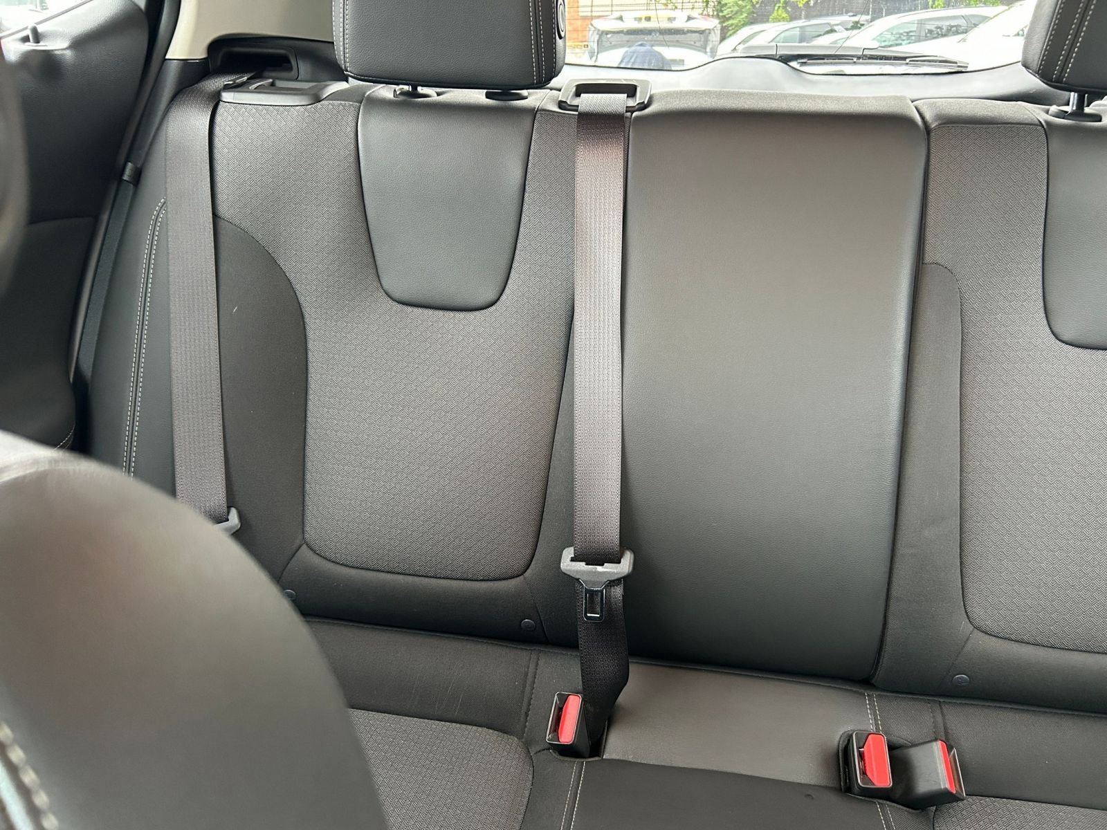 Used 2025 Buick Encore GX Preferred FWD image 34