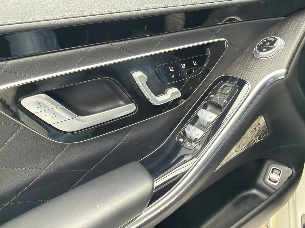 Used 2022 Mercedes-Benz S 580 4MATIC Sedan w/ AMG Line Package image 8