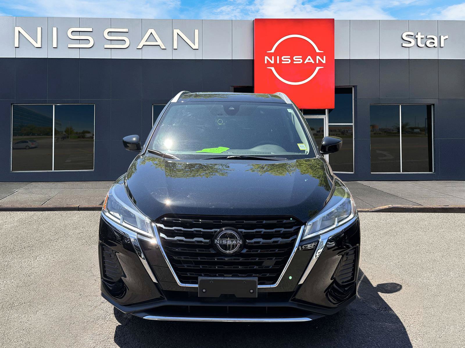 Used 2024 Nissan Kicks SV FWD image 2
