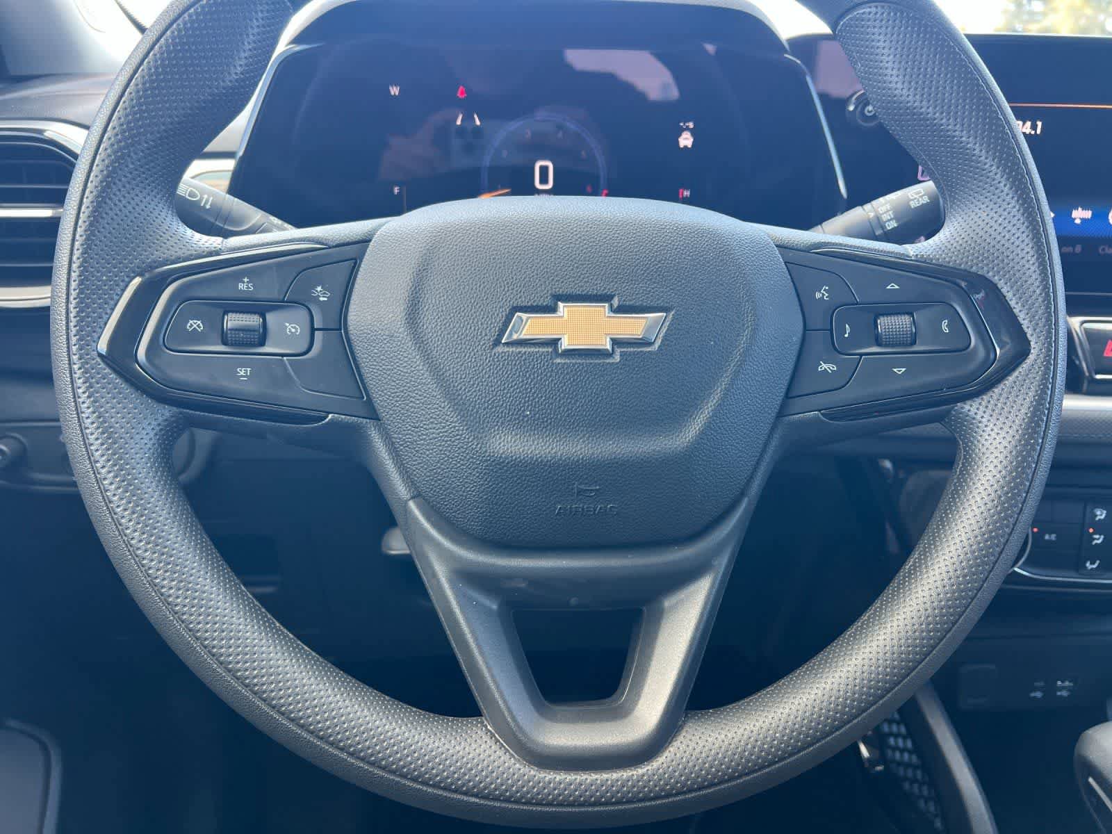 Used 2025 Chevrolet TrailBlazer LT AWD/4WD image 24