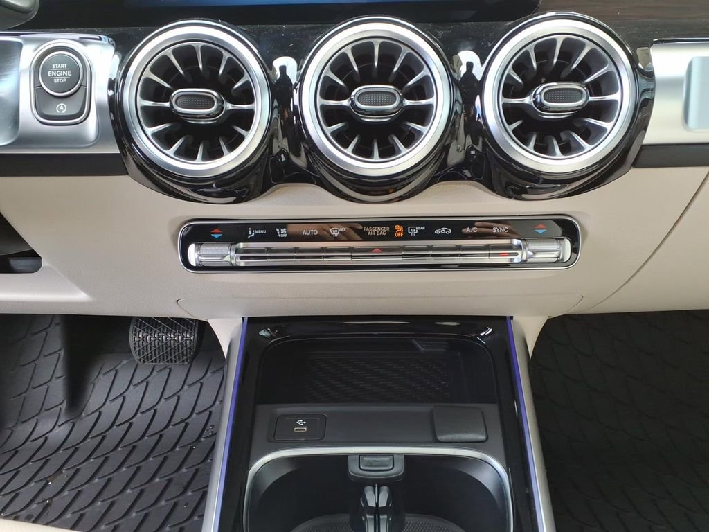 New 2026 Mercedes-Benz GLB 250 4MATIC image 23