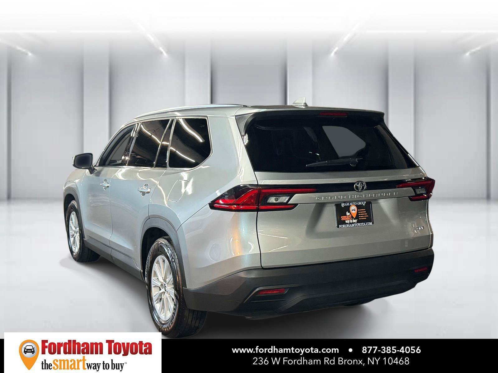 Certified 2025 Toyota Grand Highlander FWD image 5
