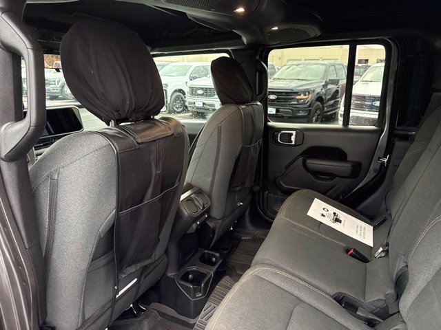 Used 2024 Jeep Gladiator Sport AWD/4WD image 18