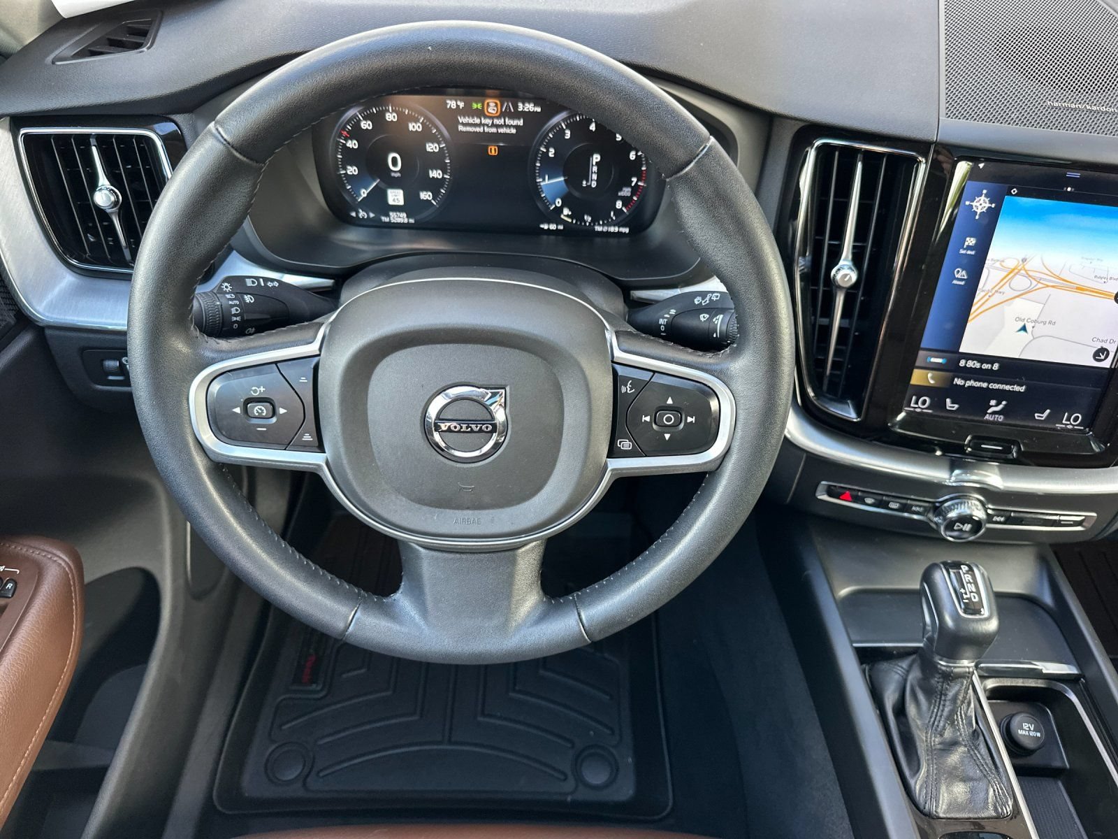 Used 2019 Volvo XC60 T6 Momentum w/ Multimedia Package AWD/4WD image 14