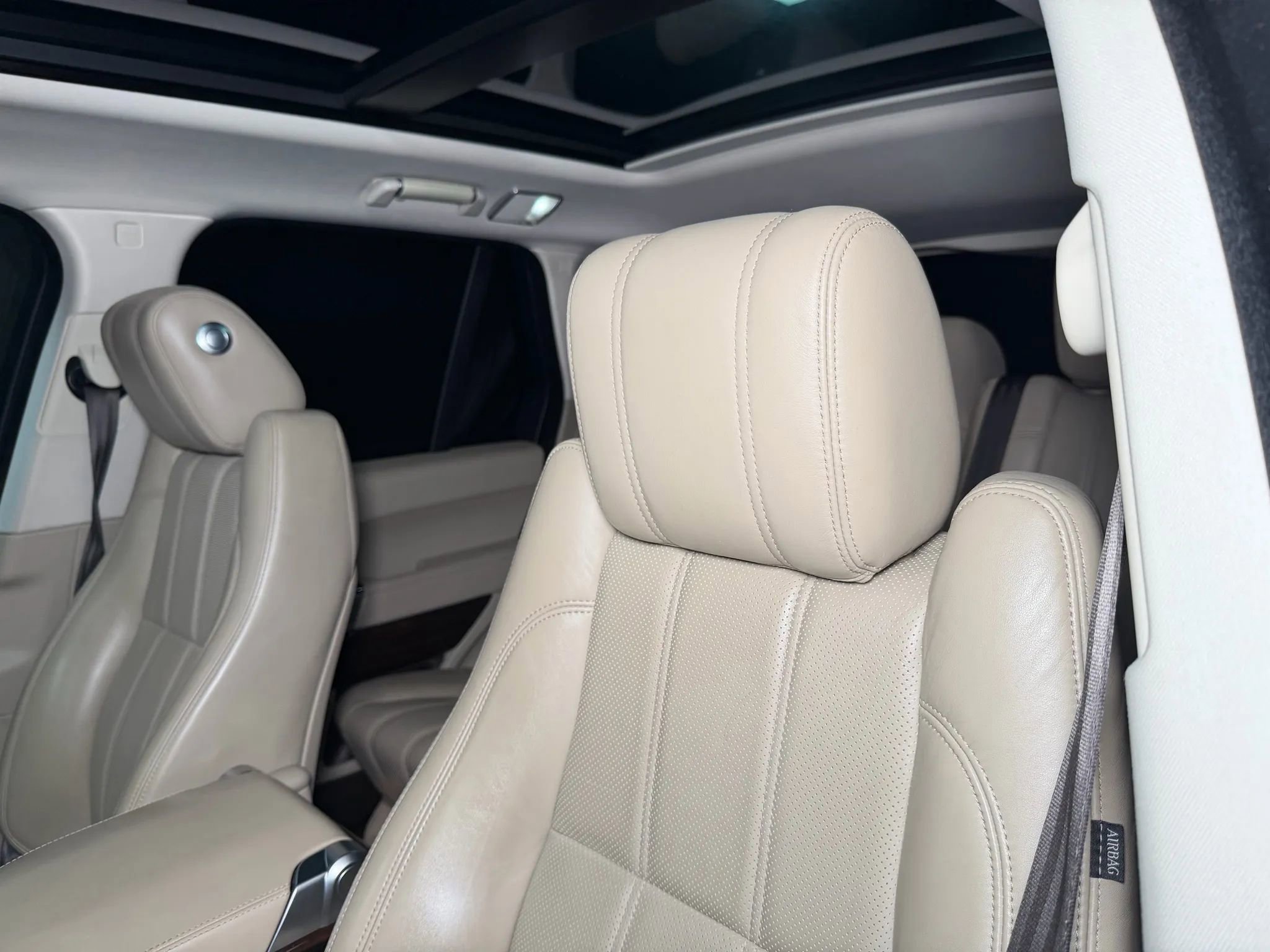 Used 2016 Land Rover Range Rover HSE image 39