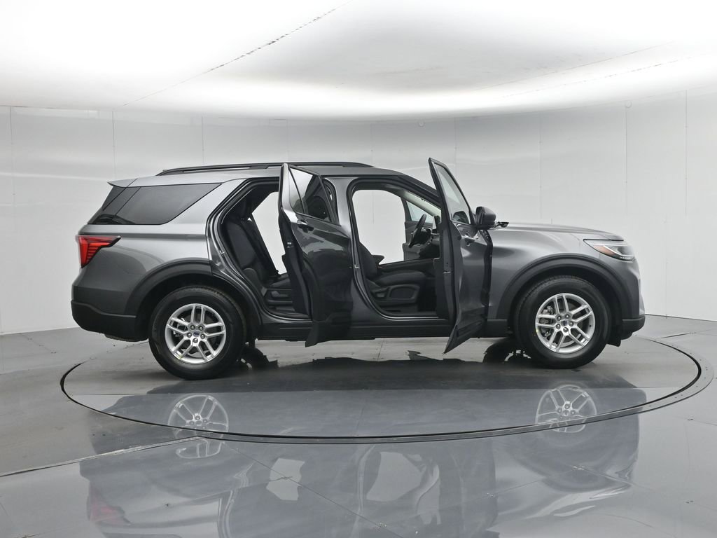 New 2026 Ford Explorer Active image 3