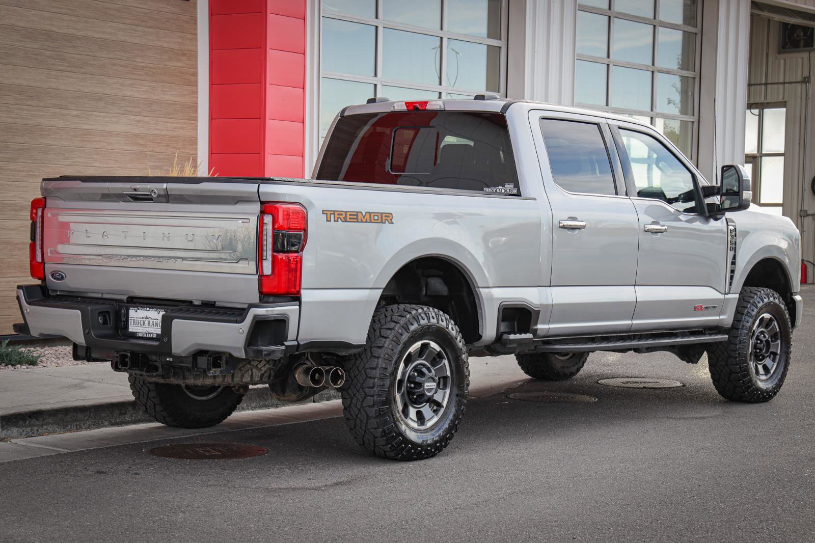 Used 2023 Ford F350 Platinum w/ Tremor Off-Road Package image 3